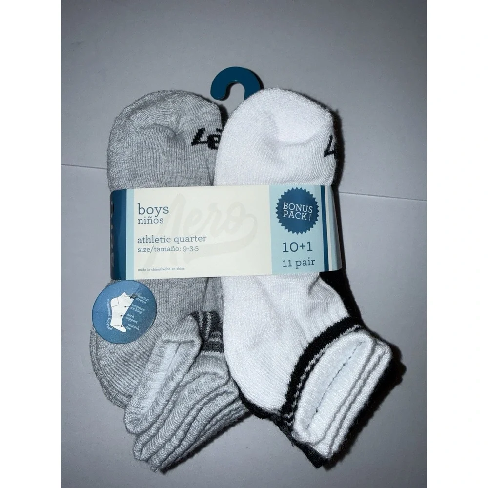 Aeropostale Boys Quarter Socks 11 Pair Size 9-3.5 White Black Cushioned Athletic